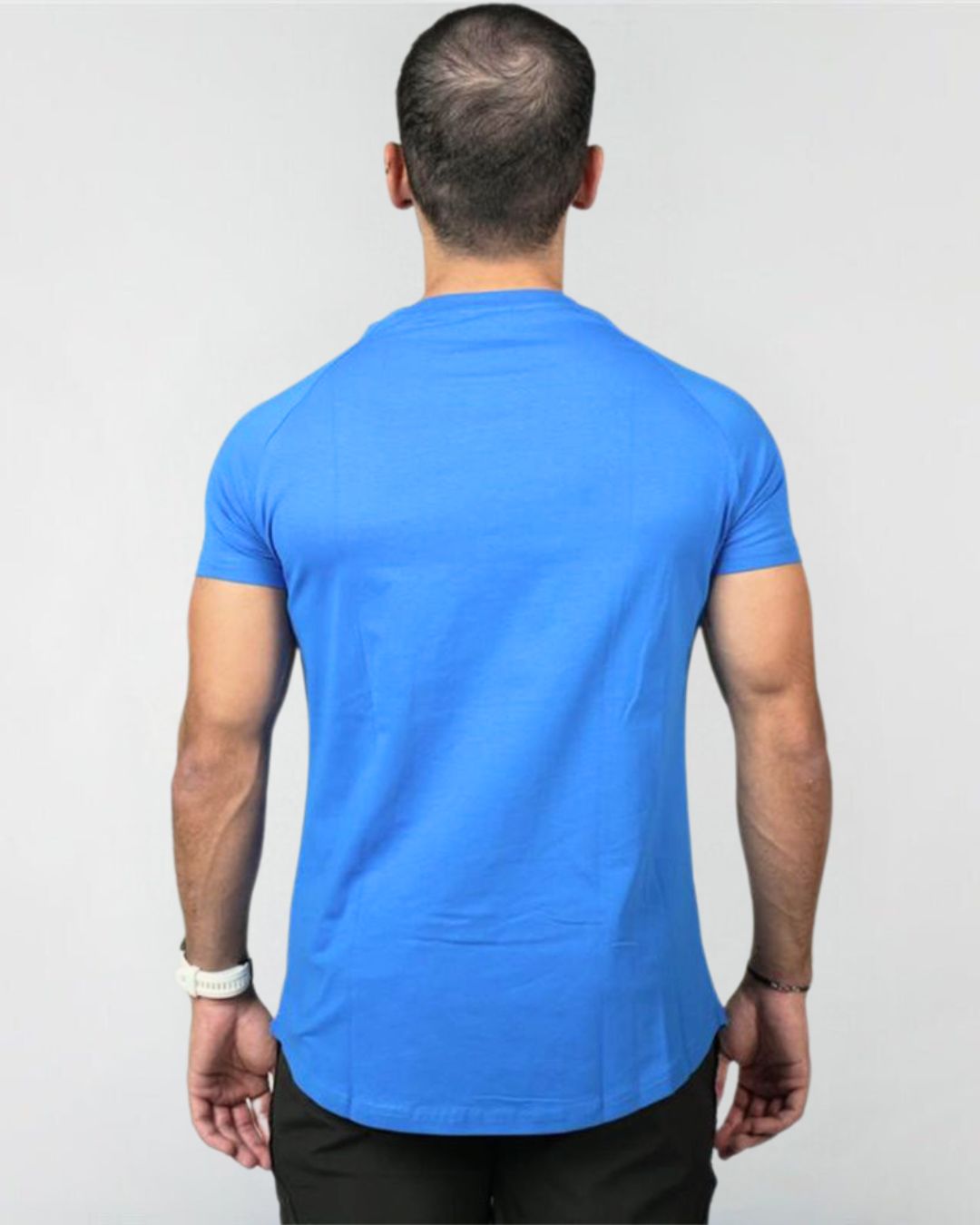 החולצה המבליטה בצבעים