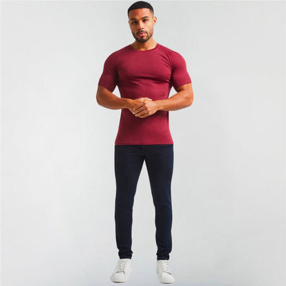 החולצה המבליטה צבע בורדו