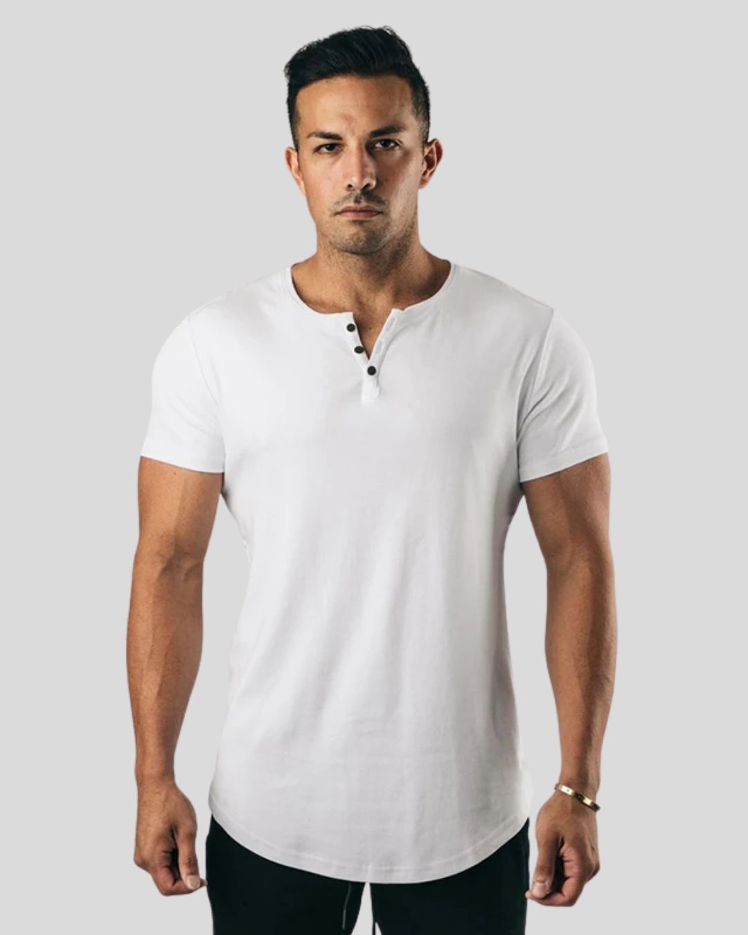 החולצה המבליטה צווארון אישי בצבעים